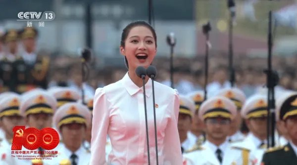 领诵员冯琳一夜成名，昔日被上海台主持人比赛淘汰未来何去何从，你怎么看？