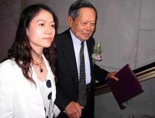 杨振宁去世后翁帆的财产将怎样分配？