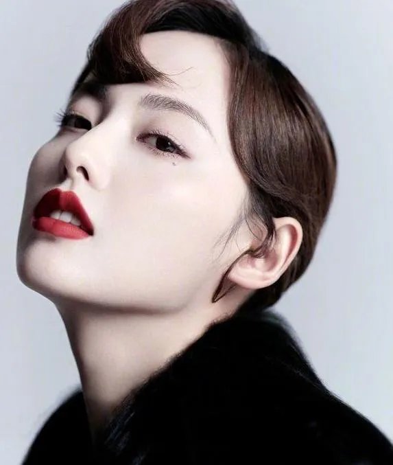 她和杜淳交往7年,丈夫陪她治疗情伤,张嘉倪现在怎么样了?