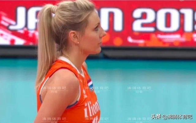 在和中国女排的比赛中,14号荷兰美女球员总被教练单独训话,她是谁?有什么来头吗?