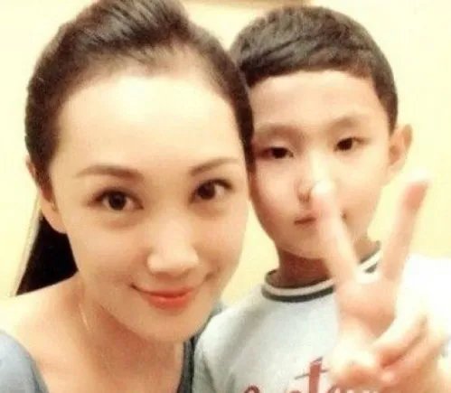 韩磊退赛,韩磊资料,韩磊老婆