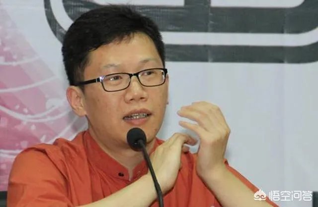 央视解说员洪钢解说英格兰淘汰哥伦比亚的比赛时，为什么在第115分钟就说比赛结束？