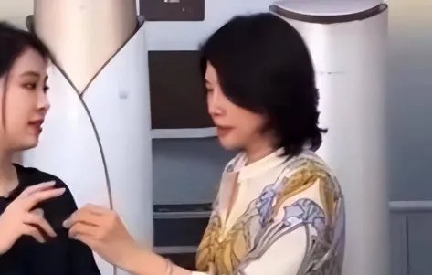 董明珠直播愤怒离场!现场黑脸气场强大,女主播圆场未能救场,发生了啥?