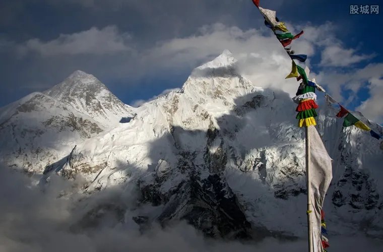 整治攀珠峰乱象 打击各种低成本登山活动