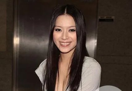 李妍瑾男友是谁，李妍瑾为何清空微博