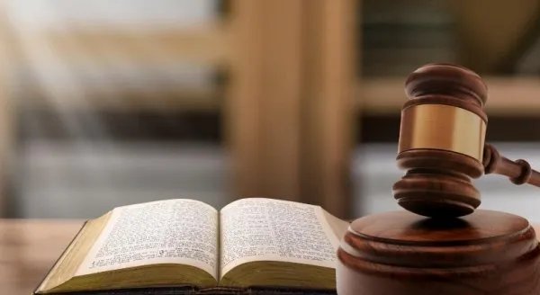 未成年人的刑责年龄是多少？是否该降低未成年人刑责年龄？