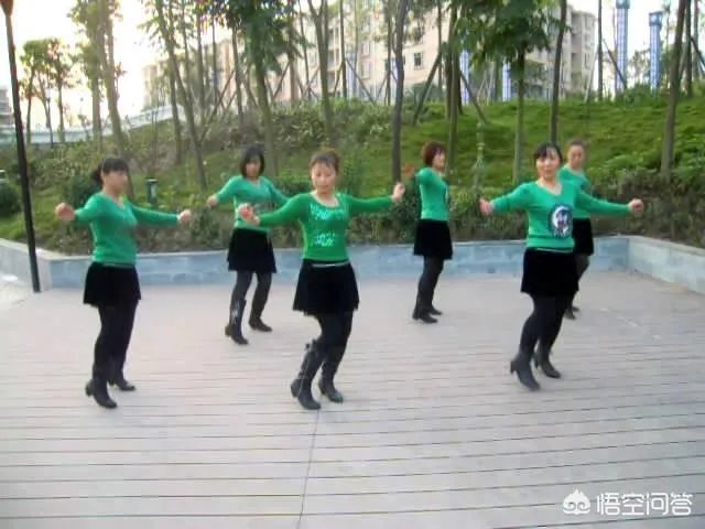 您是怎样喜欢上广场舞的,有没有一次偶然的原因呢?