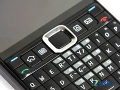 智能前辈手机 诺基亚E63周末促销再登场