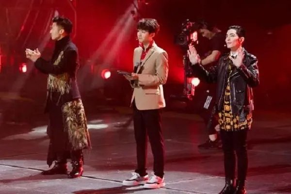 谢霆锋夸王俊凯好man,他为什么这么说?
