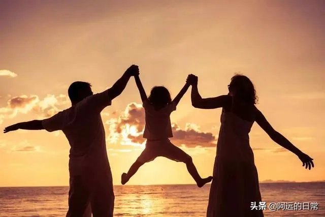 老公很懒,从不主动做家务,该不该离婚?
