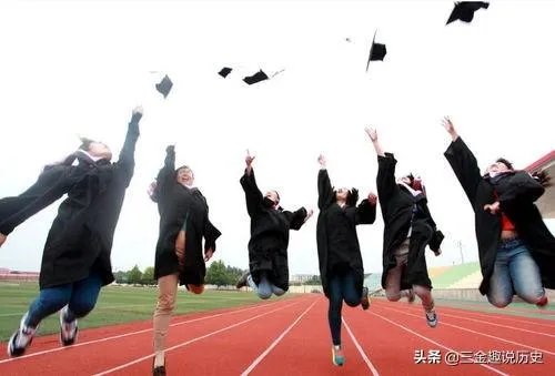 如何看待「国科大学生季某某在国外社交平台发表不当言论」?学生应有的素养有哪些?