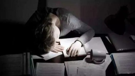 每天都要2点后才睡,真怕会猝死,人熬夜到什么程度会猝死?