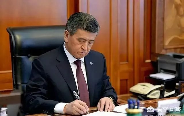 吉尔吉斯斯坦为什么解散政府？