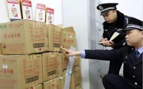 上海1000多箱茅台翻车，司机崩溃，为啥评论都说是假酒？