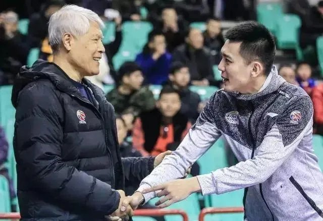 辽篮与马丁内斯续约,下季以助教辅佐杨鸣,蒋兴权回归有何深意?