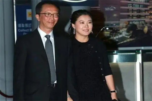 浼忔槑闇炰粈涔堟椂鍊欑鐨勫?娌℃湁绂诲(涓嶅彲鍚俊璋h█)