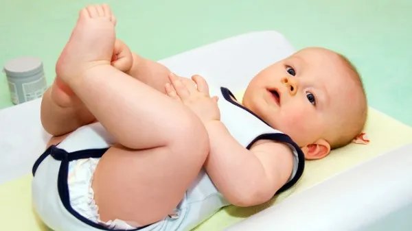 婴幼儿怎么预防新型冠状病毒？婴儿感染新冠状病毒的症状是怎样的？