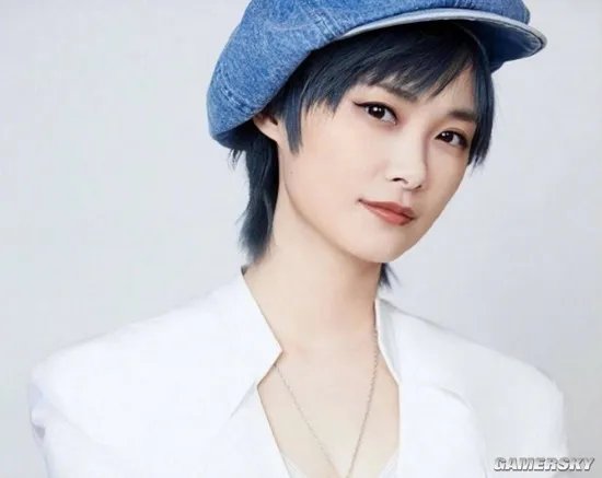 李宇春父亲回应女儿病情 目前身体状态很好