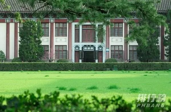 中国最美的十所大学排名_全国最美大学排名最新