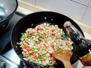 老北京传统小吃“炒疙瘩”