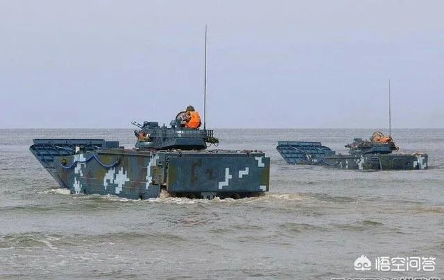 中国05式两栖步战车在海里时是否可以开炮?性能怎么样?