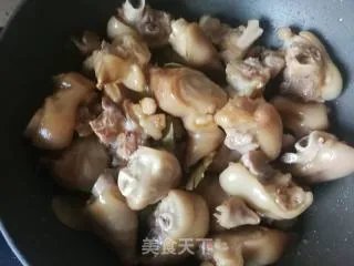 猪蹄炖黄豆