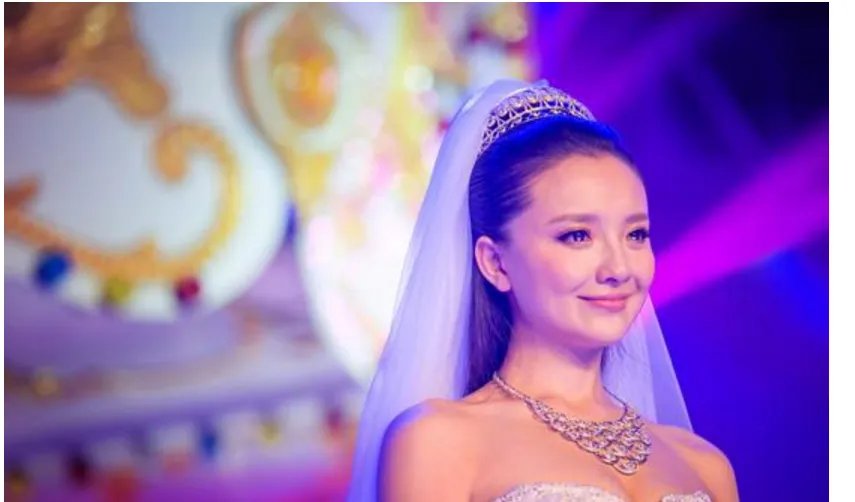 孙茜为什么晒婚礼旧照?