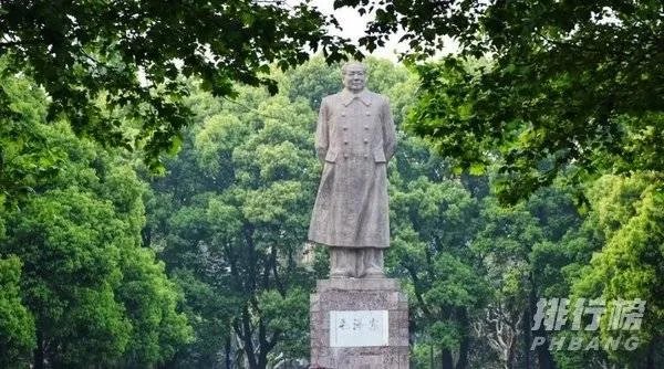 中国最美的十所大学排名_全国最美大学排名最新