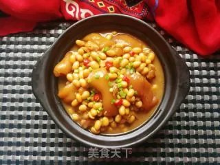 猪蹄炖黄豆
