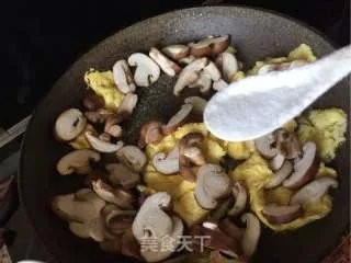 香菇炒鸡蛋