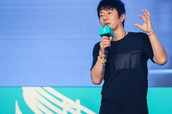 郑钧说，现在的歌曲都是屎，他为何会有这样的看法？
