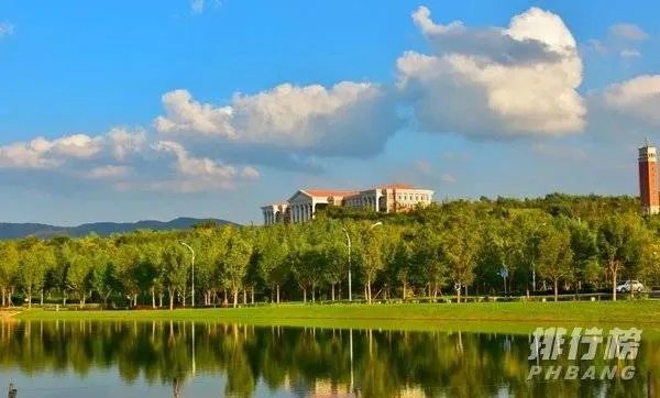 中国最美的十所大学排名_全国最美大学排名最新