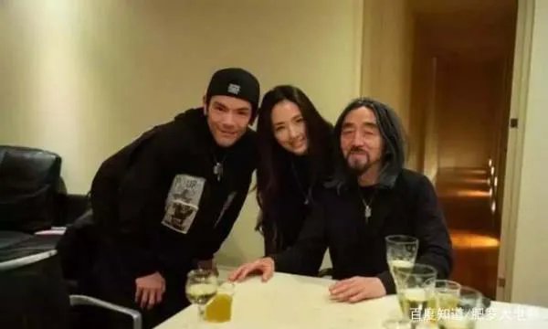 向佐和郭碧婷究竟是怎么认识的?