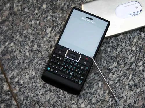 1800元是个坎 华为C8600/SE M1i对比评测