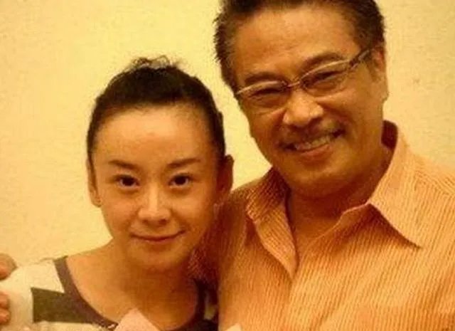 吴孟达曾带一麻袋现金到汶川救助,你怎么看待吴孟达生前的为人?