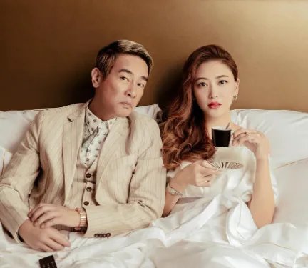 陈小春和老婆的关系很好，可以介绍一下陈小春的老婆和儿子吗？