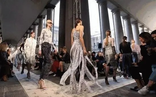 谁能告诉我，，，杭州哪里可以学习服装店铺陈列？