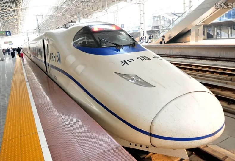 成贵高铁正式开通 一等座最高票价470元