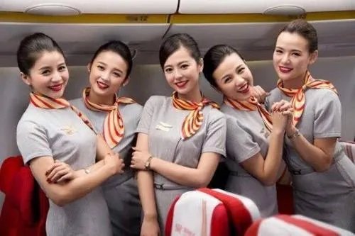 机舱门为什么还是空姐手动关闭的?