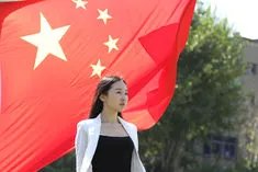 你了解王芳的红歌历程吗?