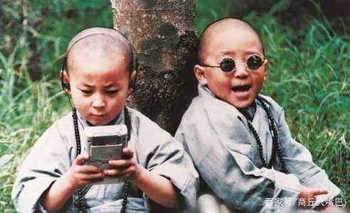 向华强都不敢惹,王宝强要行晚辈礼,释小龙究竟是什么身份?