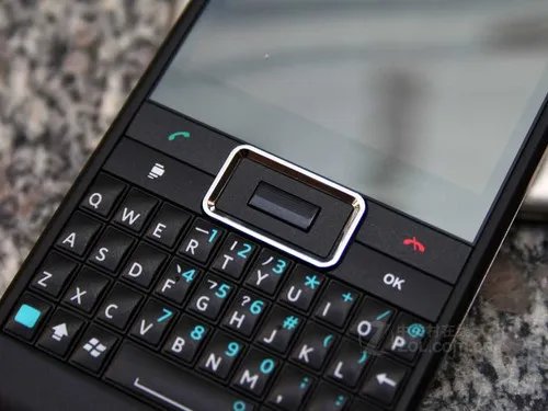 1800元是个坎 华为C8600/SE M1i对比评测
