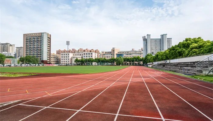 去英国留学要考什么