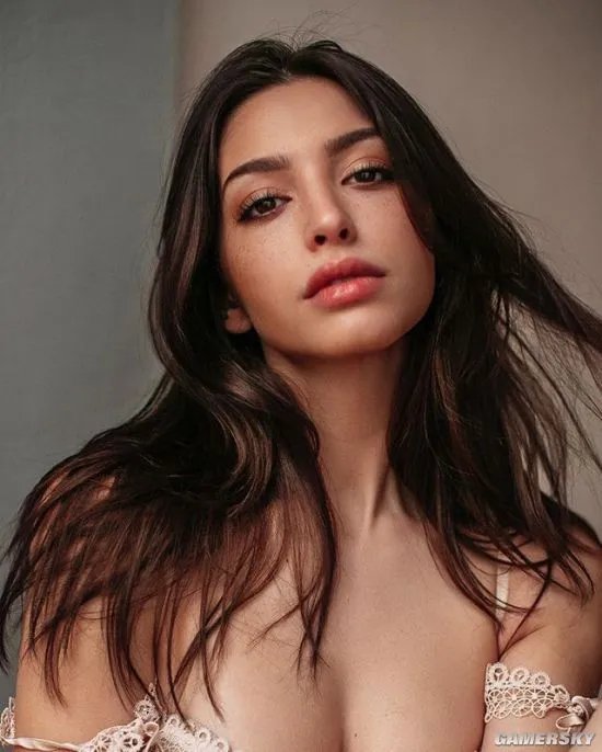 完美身材的御姐  来自美国的爆红模特Celine Farach