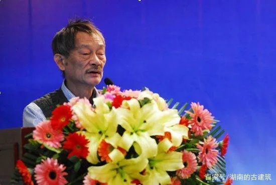 上课布鞋、二郎腿被称当代“扫地僧”的人是谁?