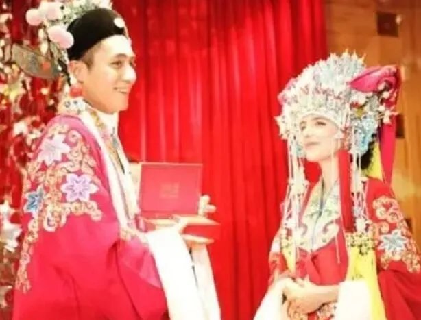 诺一霓娜近照是怎么回事 诺一霓娜近照是什么情况