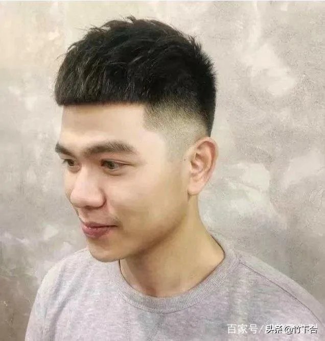 国字脸男士适合留什么发型?