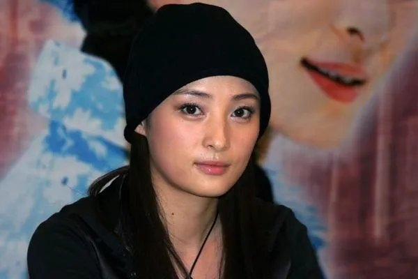 蒋勤勤孙俪是同父异母,俩人真实关系浮出水面,你觉得像吗?