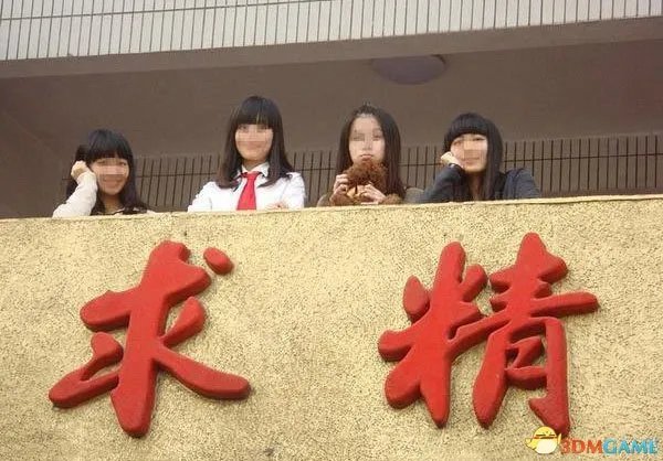 海量内涵囧图很邪恶 吴雨婵走光露毛疑没穿内裤！