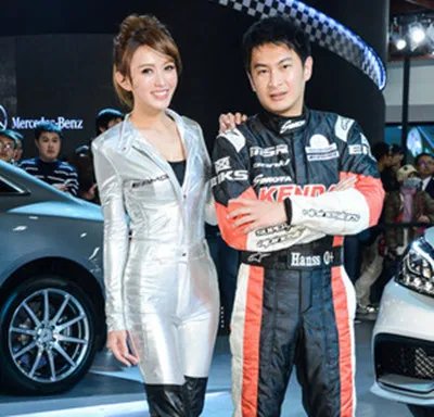 冯媛甄未婚夫照片盘点  身价高达30亿大有来头